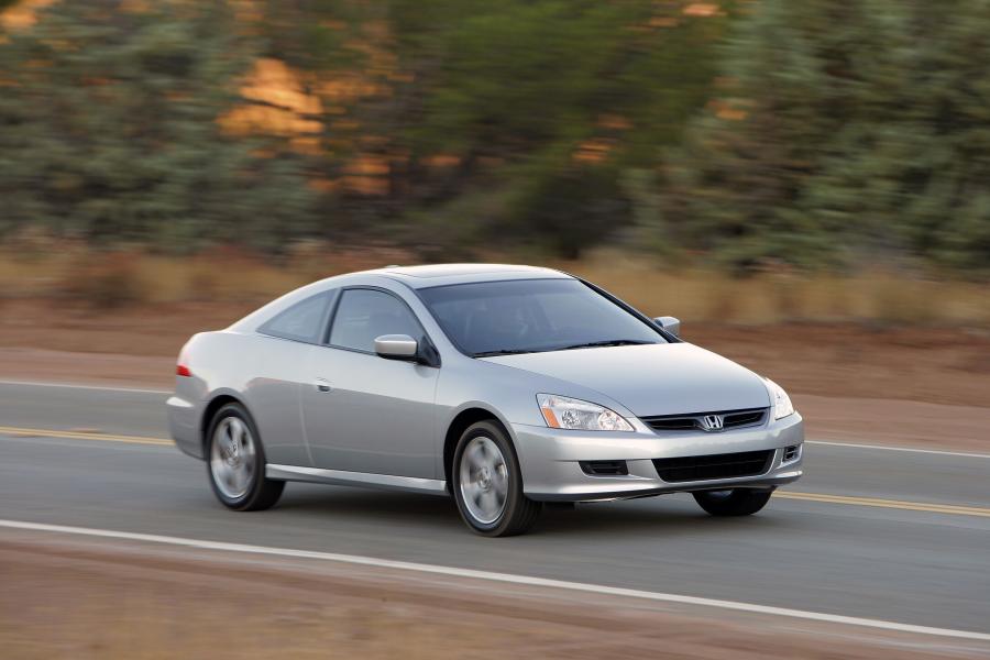  Honda Accord Coupe 2006 года  (US) (фото 3 из 18)